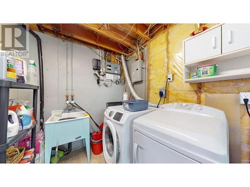 1017 12Th  S Street, Cranbrook, BC - Indoor Photo Showing Laundry Room