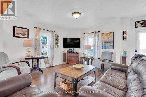 69 Whalen Road, Tyendinaga, ON - Indoor Photo Showing Living Room