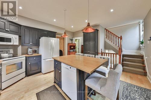 2580 Edenhurst Drive, Mississauga, ON - Indoor Photo Showing Kitchen