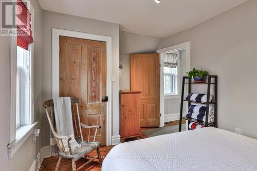 2580 Edenhurst Drive, Mississauga, ON - Indoor Photo Showing Bedroom