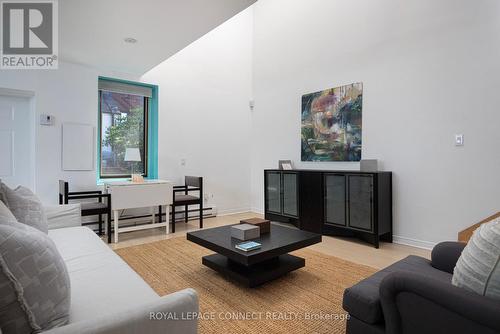 288 Sherbourne Street, Toronto, ON - Indoor Photo Showing Living Room