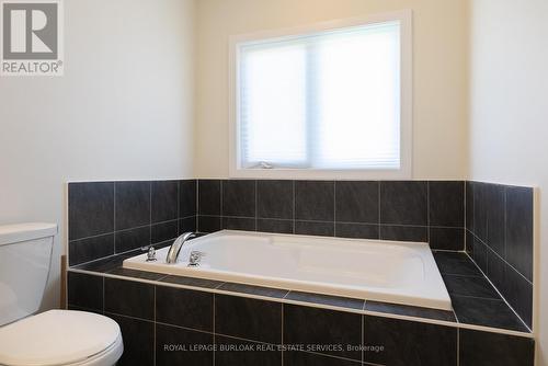 27 Aviron Crescent, Welland, ON - Indoor Photo Showing Bathroom