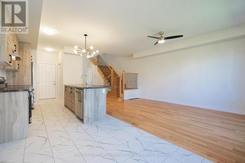 27 Aviron Crescent, Welland, ON - Indoor Photo Showing Kitchen