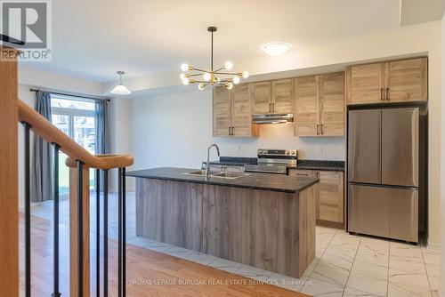 27 Aviron Crescent, Welland, ON - Indoor Photo Showing Kitchen With Stainless Steel Kitchen With Double Sink