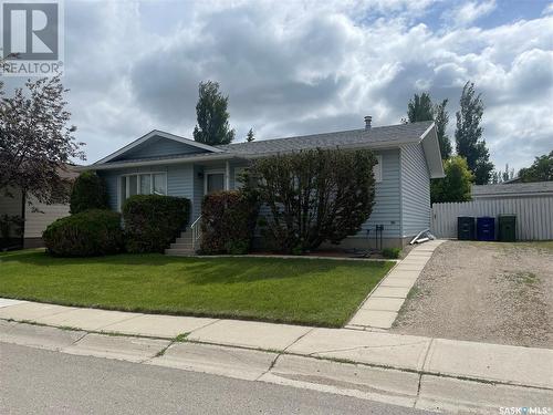 4 O'Connor Court, Kindersley, SK - Outdoor