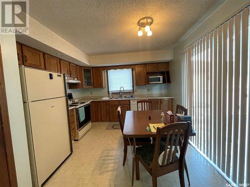 4 O'Connor Court, Kindersley, SK - Indoor Photo Showing Kitchen With Double Sink