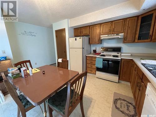 4 O'Connor Court, Kindersley, SK - Indoor Photo Showing Kitchen With Double Sink