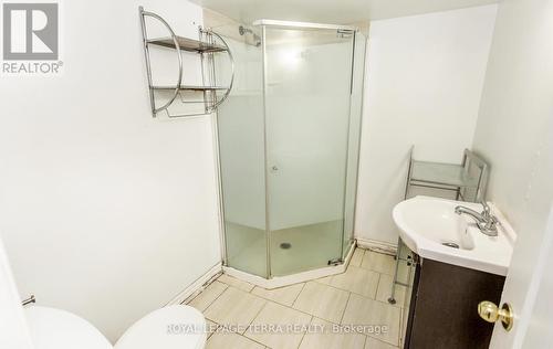 2 Martree Crescent, Brampton, ON - Indoor Photo Showing Bathroom