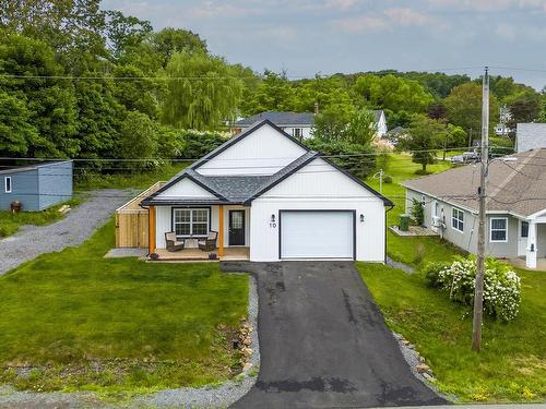 10 Mccully Crescent, Hantsport, NS 