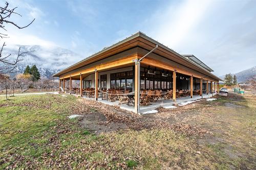 725 Mackenzie Road, Cawston, BC 