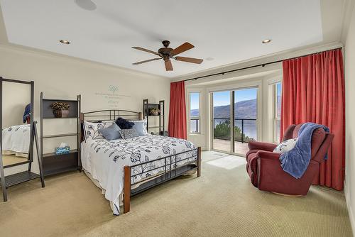 6151 Gillam Crescent, Peachland, BC - Indoor Photo Showing Bedroom