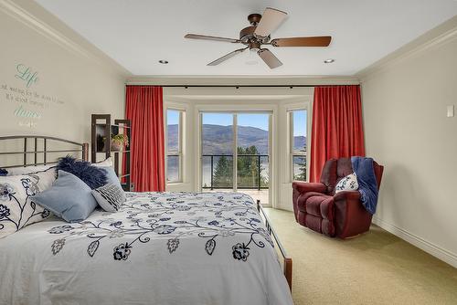 6151 Gillam Crescent, Peachland, BC - Indoor Photo Showing Bedroom