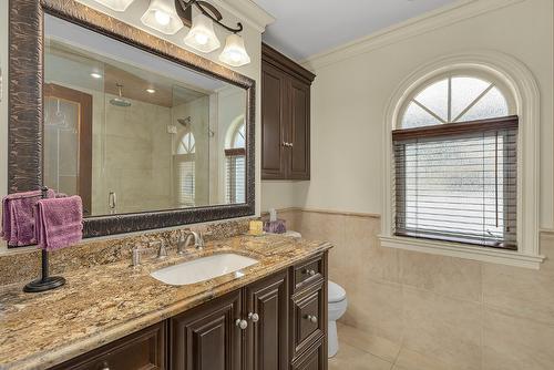 6151 Gillam Crescent, Peachland, BC - Indoor Photo Showing Bathroom