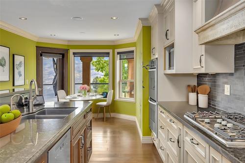 6151 Gillam Crescent, Peachland, BC - Indoor Photo Showing Kitchen With Double Sink With Upgraded Kitchen