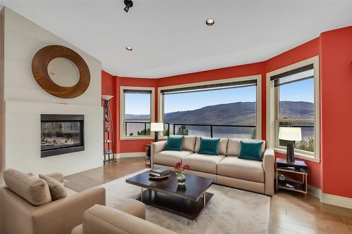 6151 Gillam Crescent, Peachland, BC - Indoor Photo Showing Living Room With Fireplace