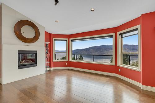 6151 Gillam Crescent, Peachland, BC - Indoor Photo Showing Living Room With Fireplace