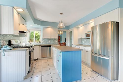 5168 Morrison Crescent, Peachland, BC - Indoor Photo Showing Kitchen With Upgraded Kitchen