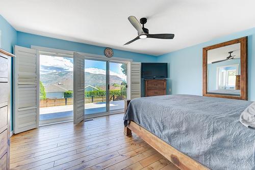 5168 Morrison Crescent, Peachland, BC - Indoor Photo Showing Bedroom