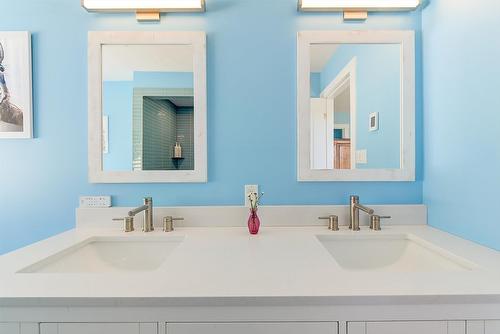 5168 Morrison Crescent, Peachland, BC - Indoor Photo Showing Bathroom