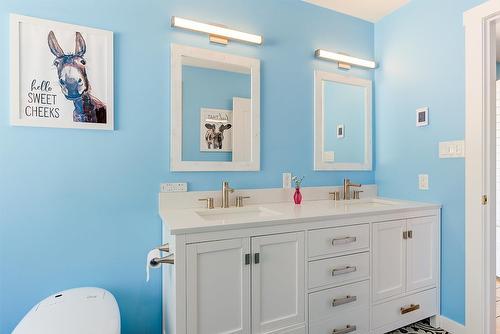 5168 Morrison Crescent, Peachland, BC - Indoor Photo Showing Bathroom