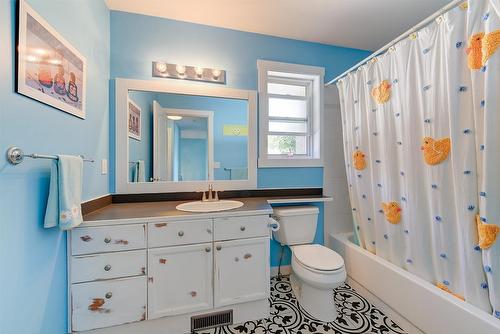 5168 Morrison Crescent, Peachland, BC - Indoor Photo Showing Bathroom