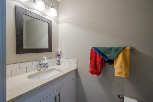 30-125 Cabernet Drive, Okanagan Falls, BC - Indoor Photo Showing Bathroom