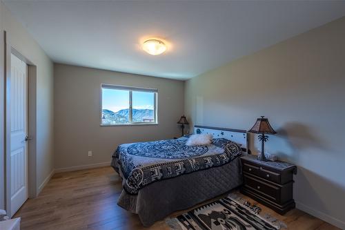 30-125 Cabernet Drive, Okanagan Falls, BC - Indoor Photo Showing Bedroom
