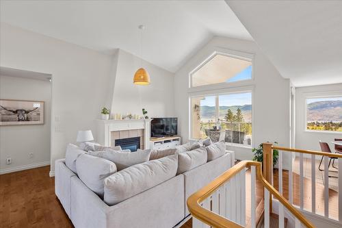 2819 Summerview Place, West Kelowna, BC - Indoor Photo Showing Bedroom