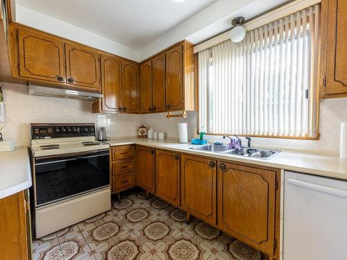 Cuisine - 10245  - 10247 Av. Bruchési, Montréal (Ahuntsic-Cartierville), QC - Indoor Photo Showing Kitchen With Double Sink