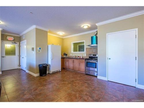 438 Wakesiah Ave, Nanaimo, BC - Indoor Photo Showing Kitchen