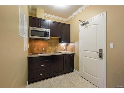 438 Wakesiah Ave, Nanaimo, BC - Indoor Photo Showing Kitchen