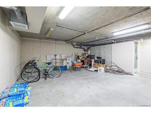 438 Wakesiah Ave, Nanaimo, BC - Indoor Photo Showing Garage