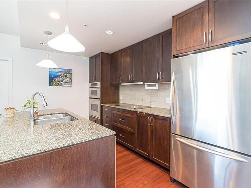 404-788 Humboldt St, Victoria, BC - Indoor Photo Showing Kitchen With Double Sink