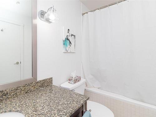 404-788 Humboldt St, Victoria, BC - Indoor Photo Showing Bathroom
