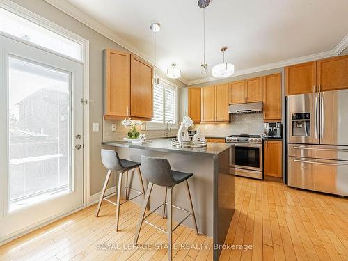 2270 Dunforest Cres, Oakville, ON - Indoor Photo Showing Kitchen With Stainless Steel Kitchen With Upgraded Kitchen