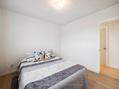 62 Watney Cres, Toronto, ON - Indoor Photo Showing Bedroom