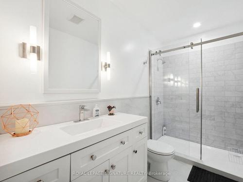62 Watney Cres, Toronto, ON - Indoor Photo Showing Bathroom