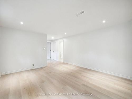 62 Watney Cres, Toronto, ON - Indoor Photo Showing Kitchen