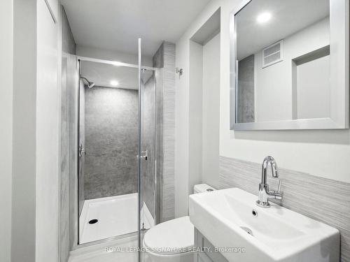 62 Watney Cres, Toronto, ON - Indoor Photo Showing Bathroom