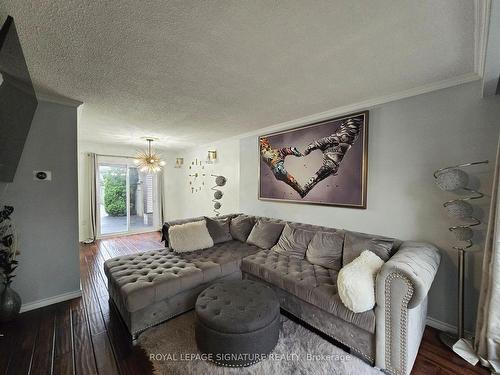 2 Harmsworth Ave, Brampton, ON - Indoor Photo Showing Living Room