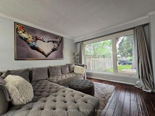 2 Harmsworth Ave, Brampton, ON - Indoor Photo Showing Living Room