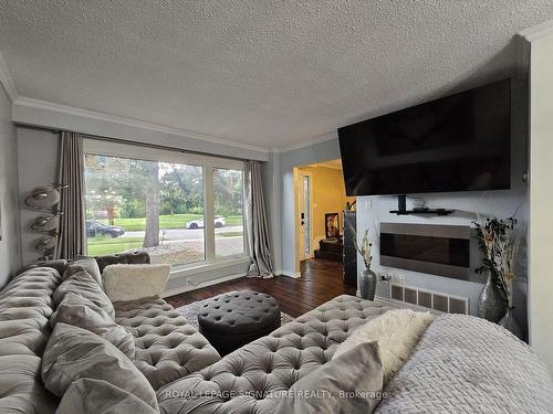 2 Harmsworth Ave, Brampton, ON - Indoor Photo Showing Living Room