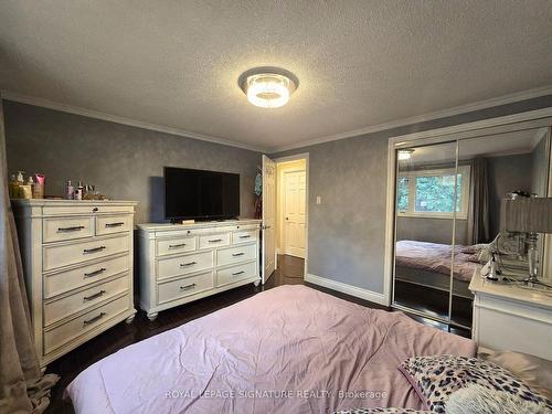 2 Harmsworth Ave, Brampton, ON - Indoor Photo Showing Bedroom