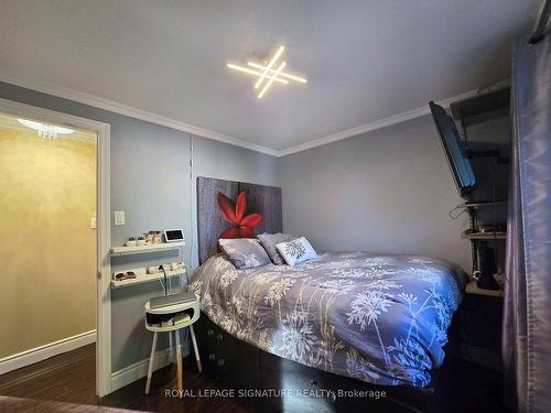 2 Harmsworth Ave, Brampton, ON - Indoor Photo Showing Bedroom