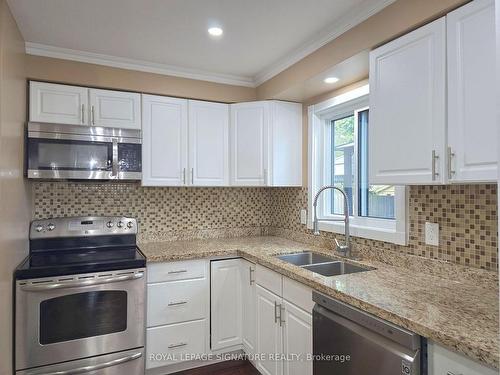 2 Harmsworth Ave, Brampton, ON - Indoor Photo Showing Kitchen With Stainless Steel Kitchen With Double Sink With Upgraded Kitchen