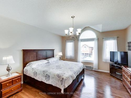 5786 Mersey St, Mississauga, ON - Indoor Photo Showing Bedroom