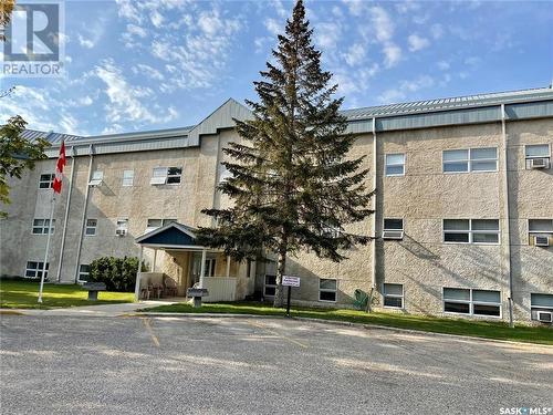 104 102 Manor Drive, Nipawin, SK - Outdoor With Facade