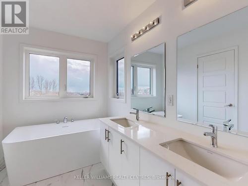 773 Heathrow Path, Oshawa (Samac), ON - Indoor Photo Showing Bathroom