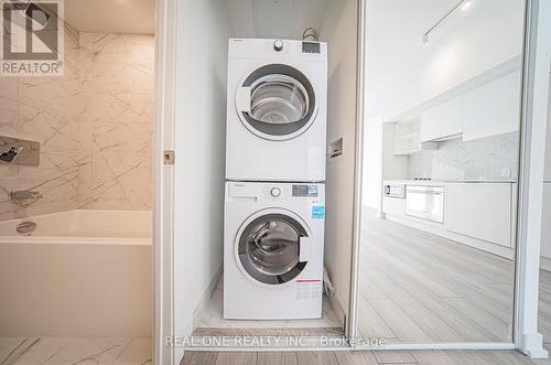 2105 - 82 Dalhousie Street, Toronto (Church-Yonge Corridor), ON - Indoor Photo Showing Laundry Room