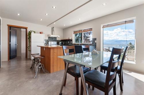 2750 Noyes Road, Naramata, BC - Indoor Photo Showing Dining Room